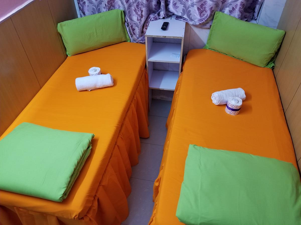 Golden Guest House Цзюлун Экстерьер фото