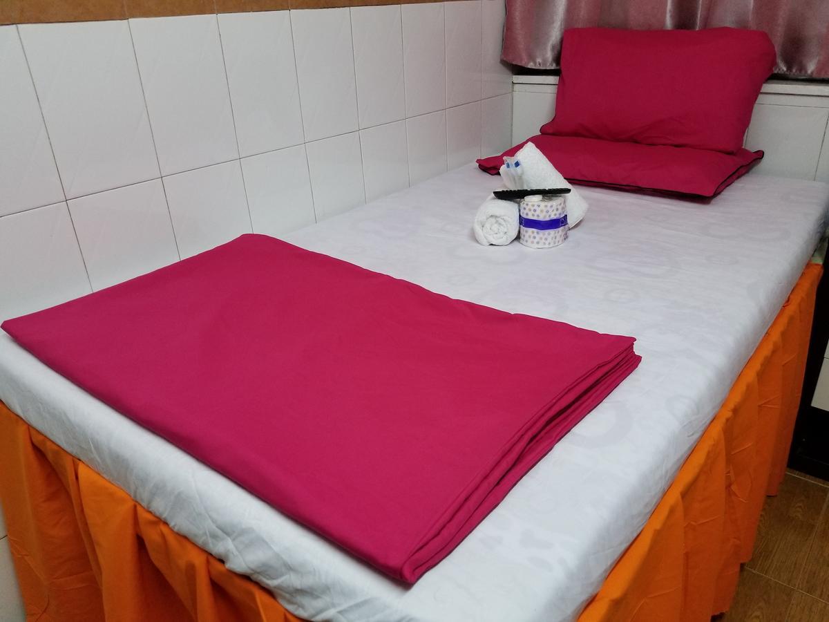 Golden Guest House Цзюлун Экстерьер фото